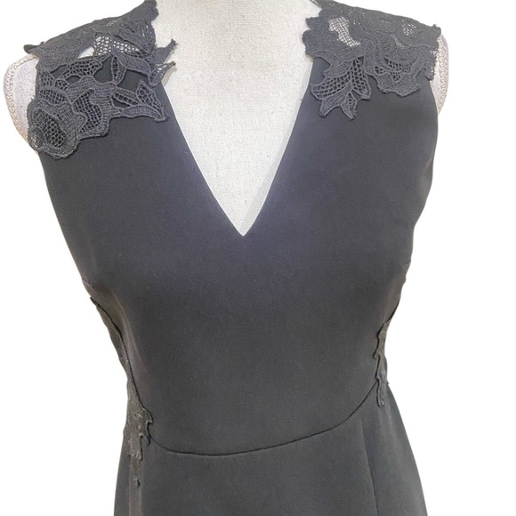 Elie Tahari black lace & crepe sheath lined v neck dress back zip size 4 - Picture 6 of 11